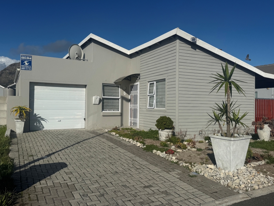 2 Bedroom Property for Sale in Gansbaai Central Western Cape
